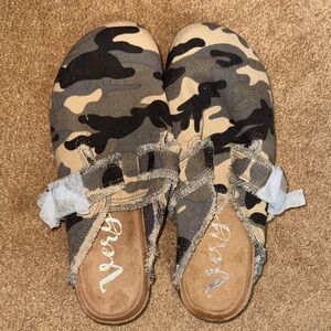 Very G Gray and Green/Cammo Slip-On Shoes